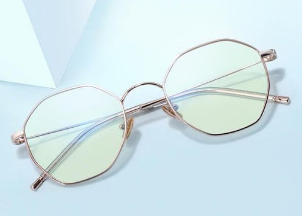 Are anti-blue glasses really useful?